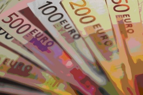 euro banknotes