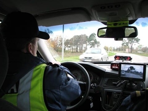 celu policija salons