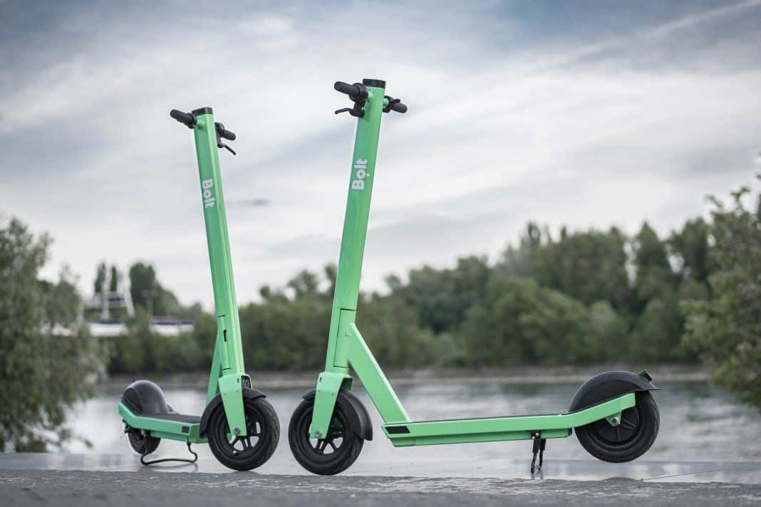 Bolt scooter