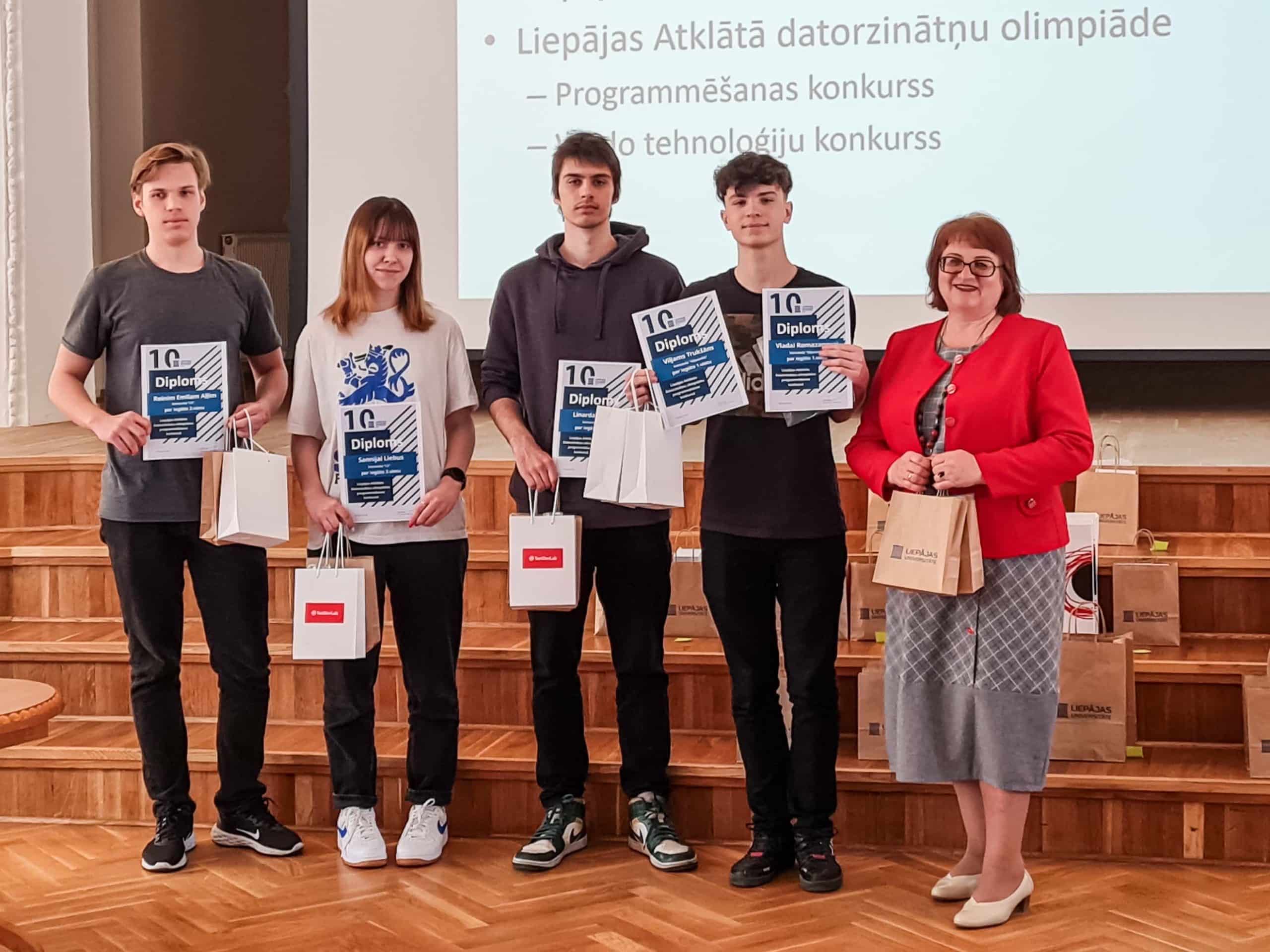 Liepajas atklatas datorzinatnu olimpiades uzvaretaji